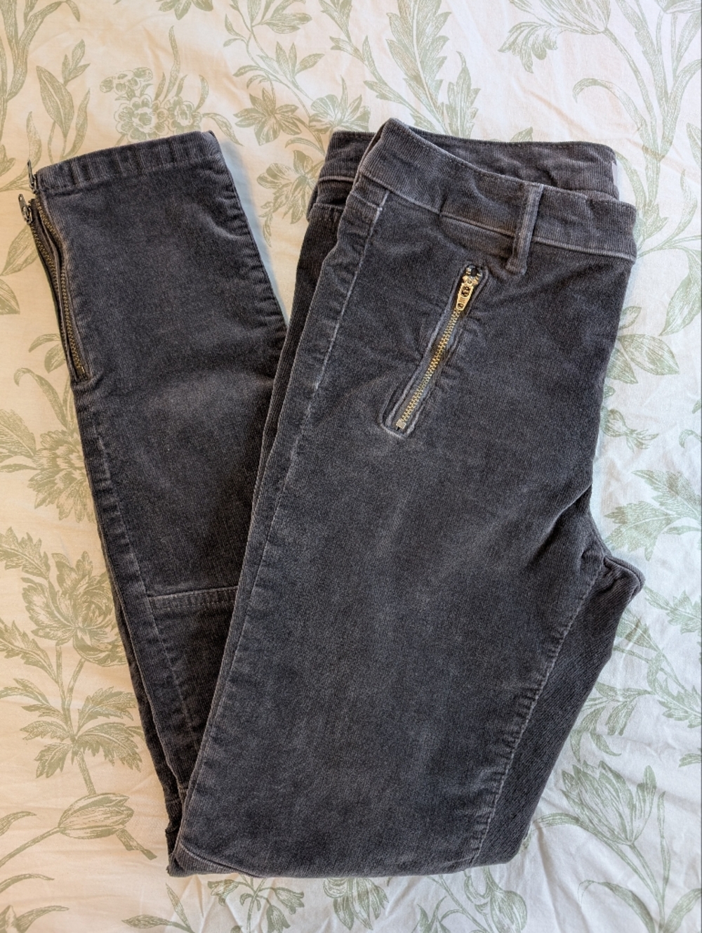 Banana Republic Women's Gray Skinny Ankle Corduroy Pants with Zipper Detailing